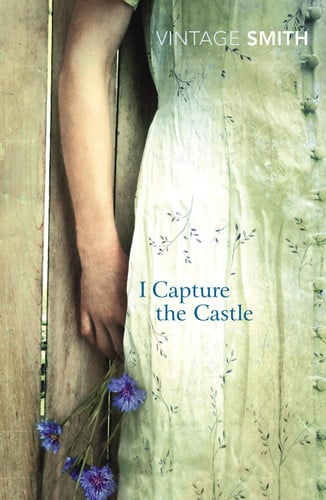 I Capture The Castle: A beautiful coming-of-age novel about first love