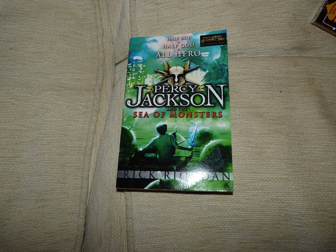Percy Jackson and the Sea of Monsters (Book 2)