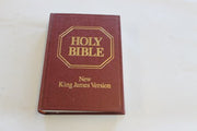 Holy Bible: New King James Version with Concordance (British-English text)