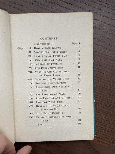 Pruning for Amateurs, R.Bush - Modern Living Series, Odhams Press 1955 - 1st Ed.