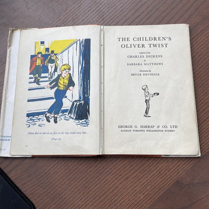 The Children's Oliver Twist, Barbara Matthews - 1963 Harrap & Co, w DustJacket