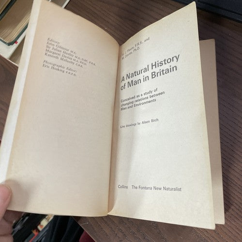 A Natural History of Man in Britain - H J Fleure , M Davies 1971 Fontana