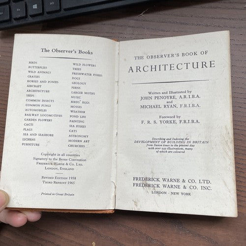 The Observer's Book of Architecture - J Penoyre & M Ryan, Warne, 1965 Warne & Co