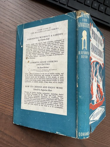 Pruning for Amateurs, R.Bush - Modern Living Series, Odhams Press 1955 - 1st Ed.
