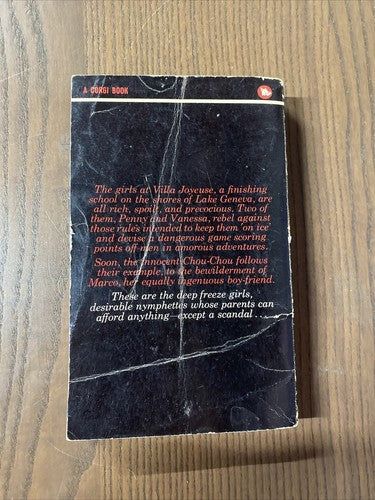 The Deep freeze girls (Corgi books. no. FN7387.), Eva Amaryllis Defago, Good Con