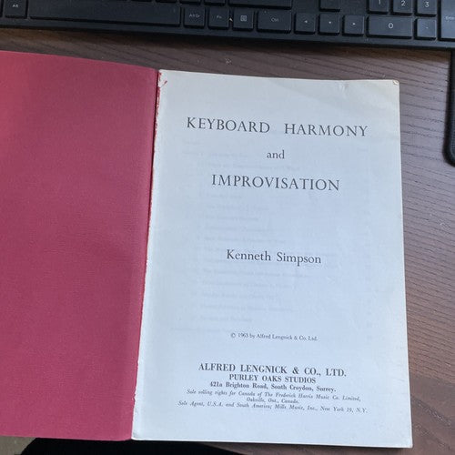 Keyboard Harmony and Improvisation, K.Simpson - LENGNICK 1963