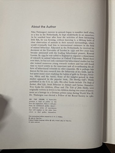 Animal Behaviour Life Nature Library by Niko Tinbergen 1969