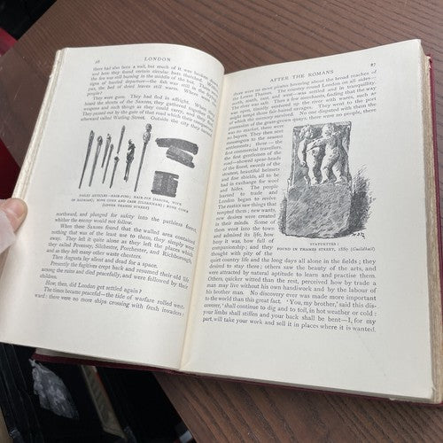 London, Walter Besant -  Chatto & Windus 1925, 125 illustrations 