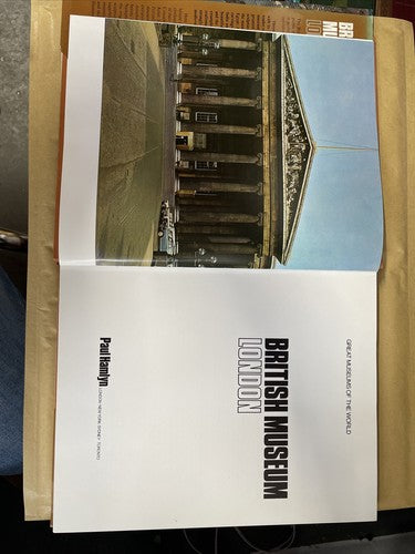 British Museum London (C.L.Ragghianti ed. - Hamlyn, 1969)