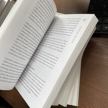 10 VIPVery Interesting People By Oxford Press - 10 books PROP DESIGN DECORATION