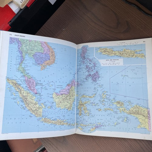 Philips' Concorde World Atlas, 1972 First Edition