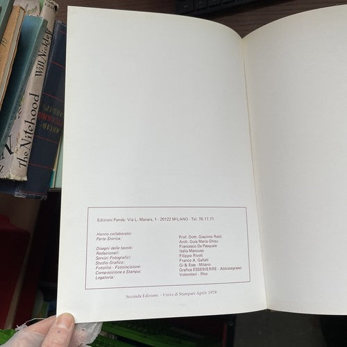 A Milano un Giorno in Piu/That Extra Day in Milan (Italian and English Edition) 