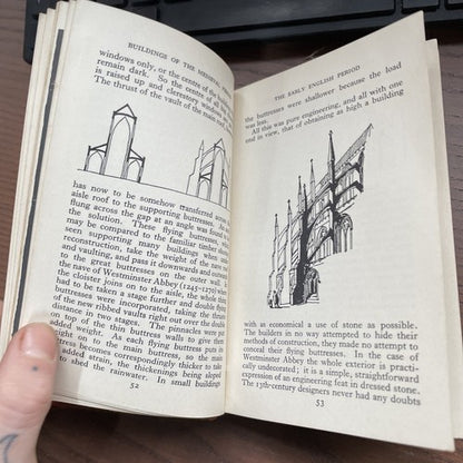 The Observer's Book of Architecture - J Penoyre & M Ryan, Warne, 1965 Warne & Co