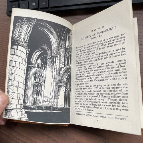 The Observer's Book of Architecture - J Penoyre & M Ryan, Warne, 1965 Warne & Co