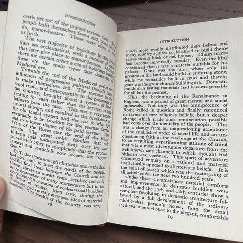 The Observer's Book of Architecture - J Penoyre & M Ryan, Warne, 1965 Warne & Co
