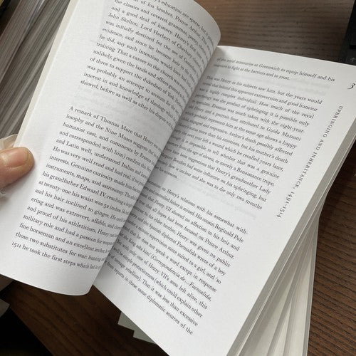 10 VIPVery Interesting People By Oxford Press - 10 books PROP DESIGN DECORATION