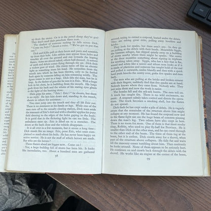 The Crooked Rain - Gerald Gordon 1954 Macdonald First Edition with Dust Jacket 