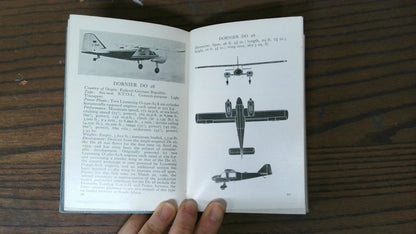 The Observer's Book of Aircraft, 1961, Warne Book