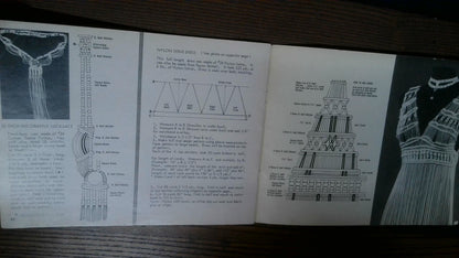 1971 MACRAME HP400 Lynn Paulin Vintage Instruction Book