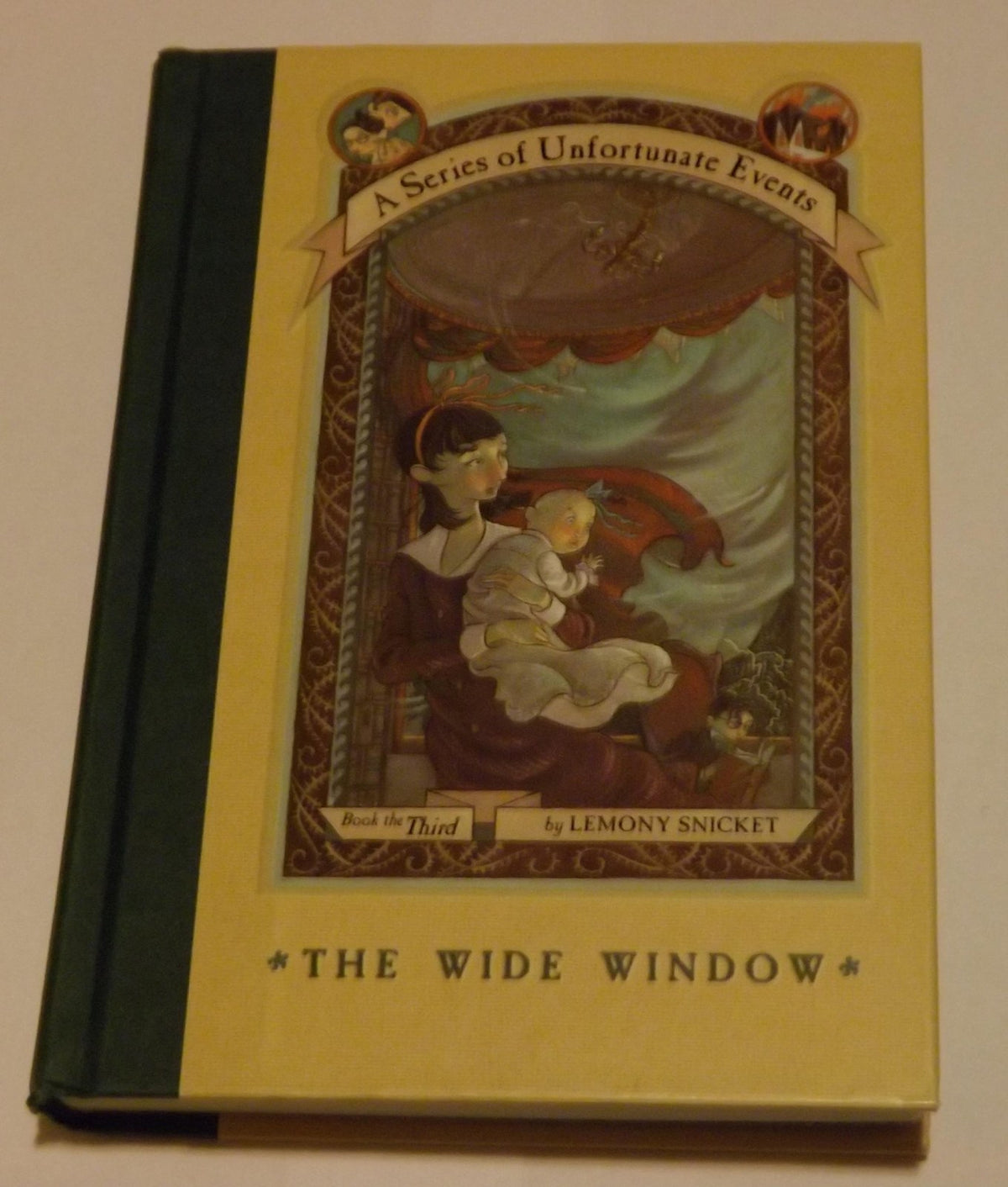 A Series of Unfortunate Events : Book The Third: The Wide Window