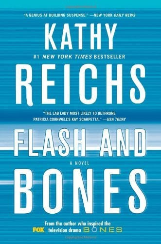 Flash and Bones - Large Print [ FLASH AND BONES - LARGE PRINT ] by Reichs, Kathy (Author ) on Mar-06-2012 Paperback