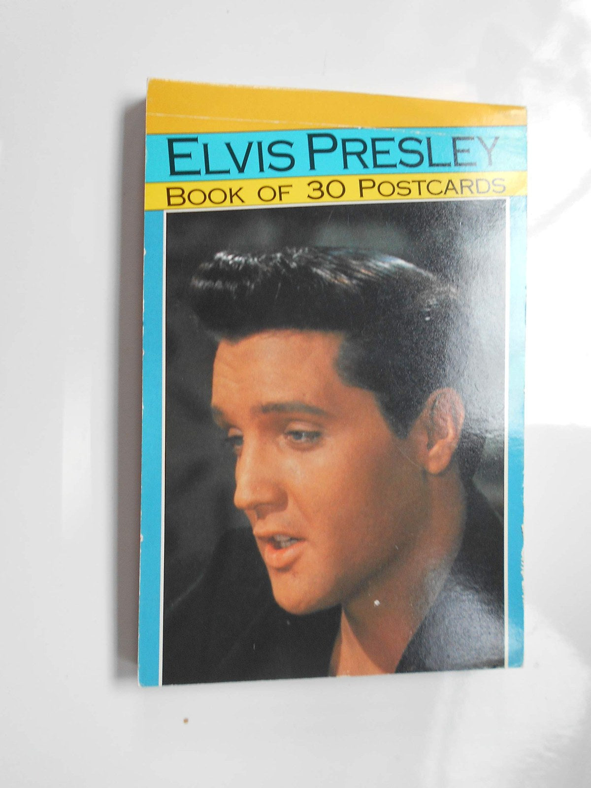 Elvis Presley . Book of 30 Postcards